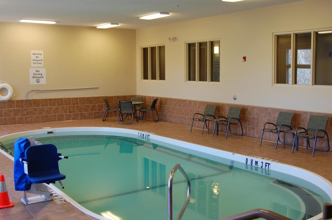 Holiday Inn Express - Ludlow - Chicopee Area By Ihg Ngoại thất bức ảnh
