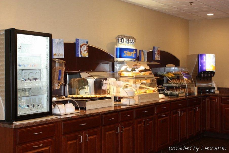 Holiday Inn Express - Ludlow - Chicopee Area By Ihg Ngoại thất bức ảnh