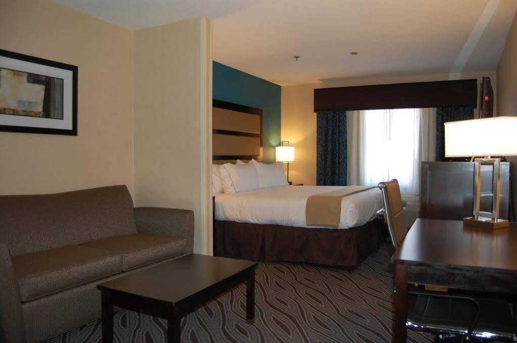 Holiday Inn Express - Ludlow - Chicopee Area By Ihg Ngoại thất bức ảnh