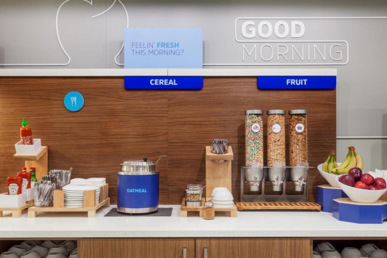 Holiday Inn Express - Ludlow - Chicopee Area By Ihg Ngoại thất bức ảnh