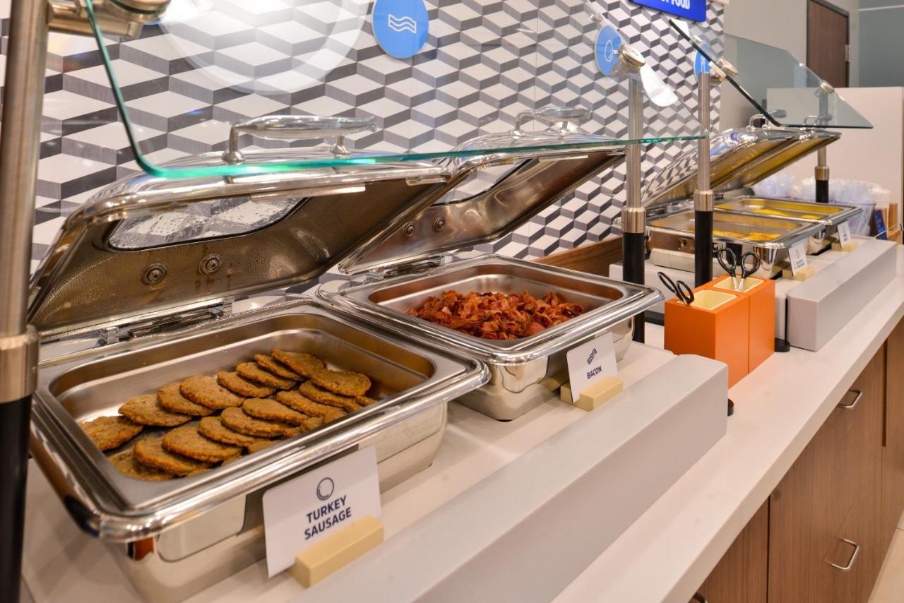 Holiday Inn Express - Ludlow - Chicopee Area By Ihg Ngoại thất bức ảnh